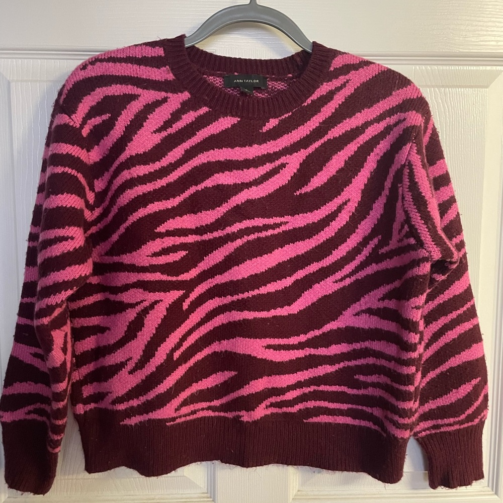 Ann Taylor pink sweater size S